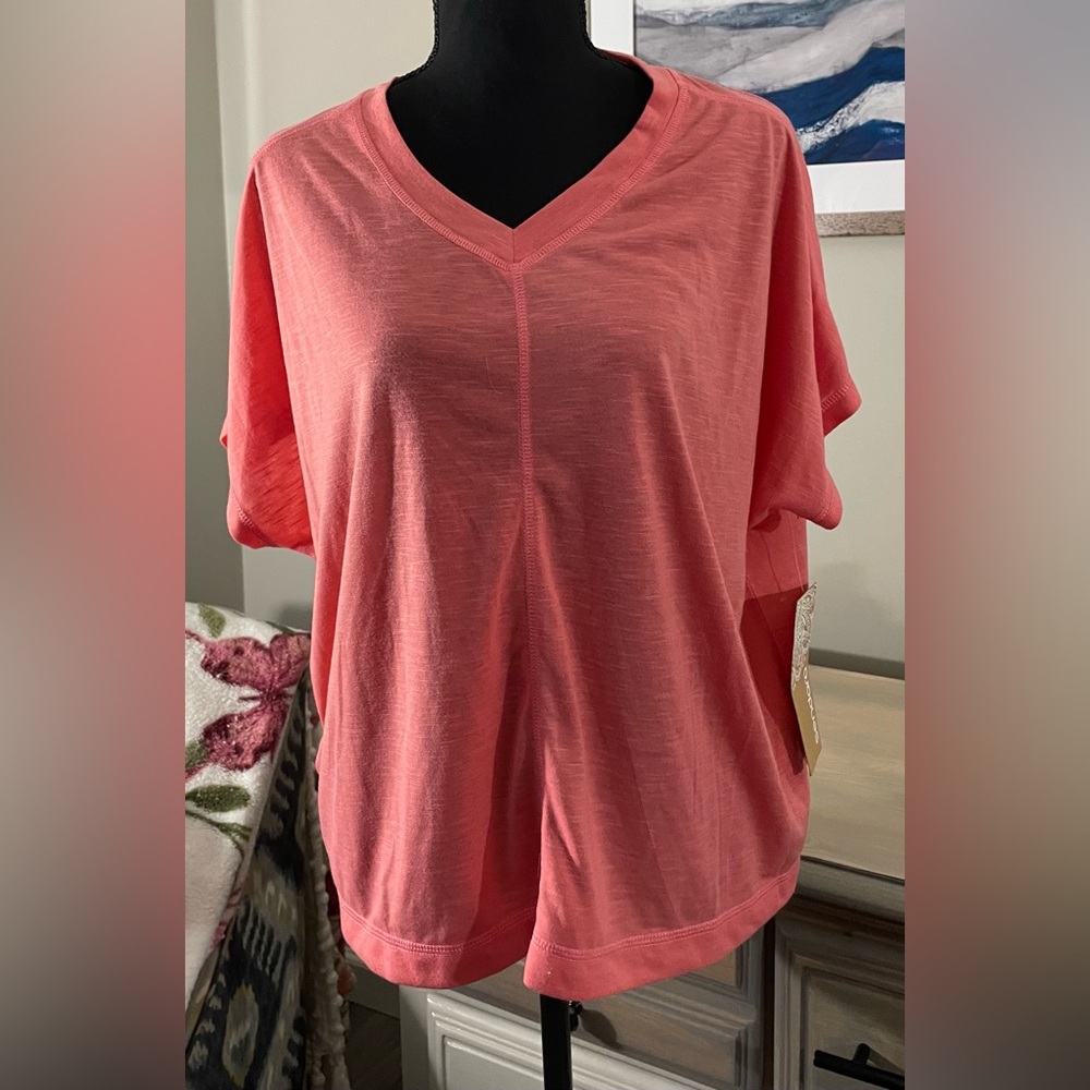 Sendara Women’s Size XL Top , Salmon color